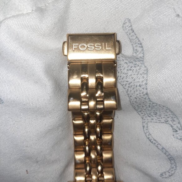 Ladies rose gold watch - Picture 2 of 5